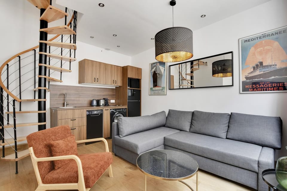 Kitchen or kitchenette, Living room, Seating area, Dining area, dishwasher, stove