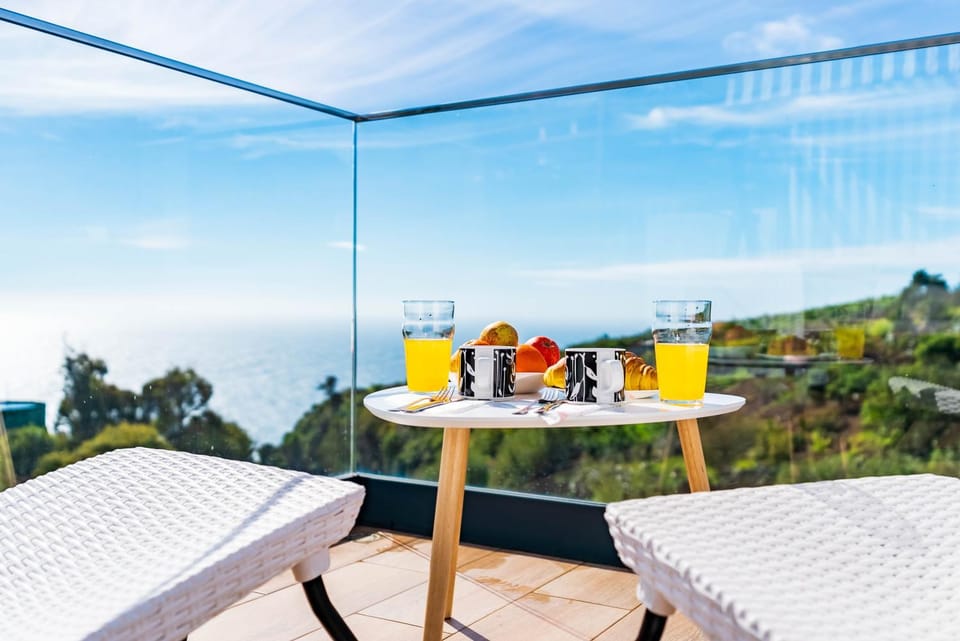 View (from property/room), Balcony/Terrace, Seating area