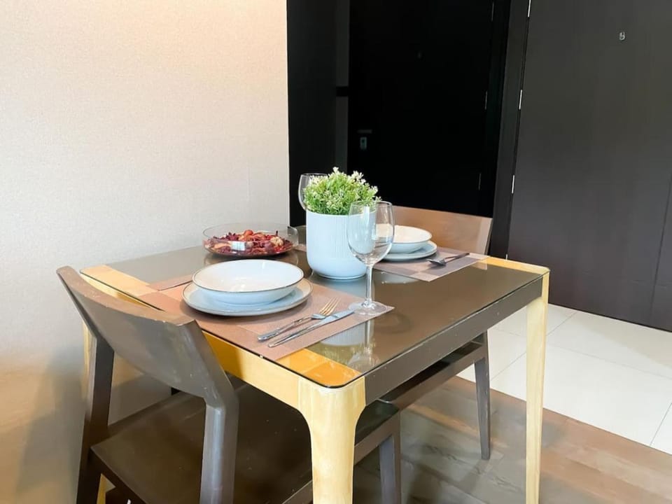 Tropical Paradise 1BR - Ultra Fast Wifi - Thong Lo Apartment in Bangkok