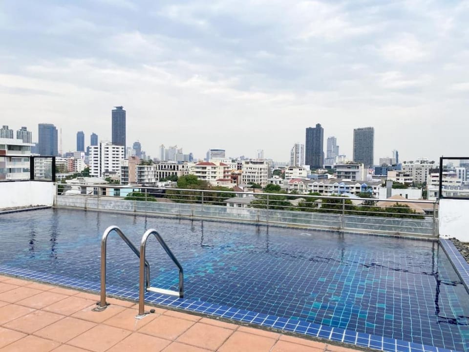Tropical Paradise 1BR - Ultra Fast Wifi - Thong Lo Apartment in Bangkok