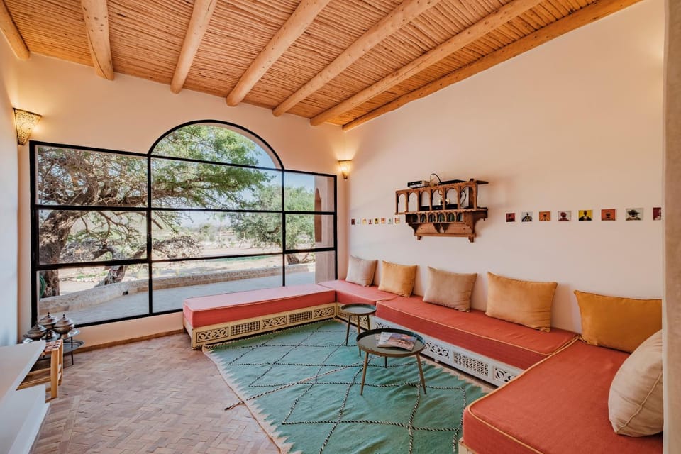 Lounge or bar, Seating area