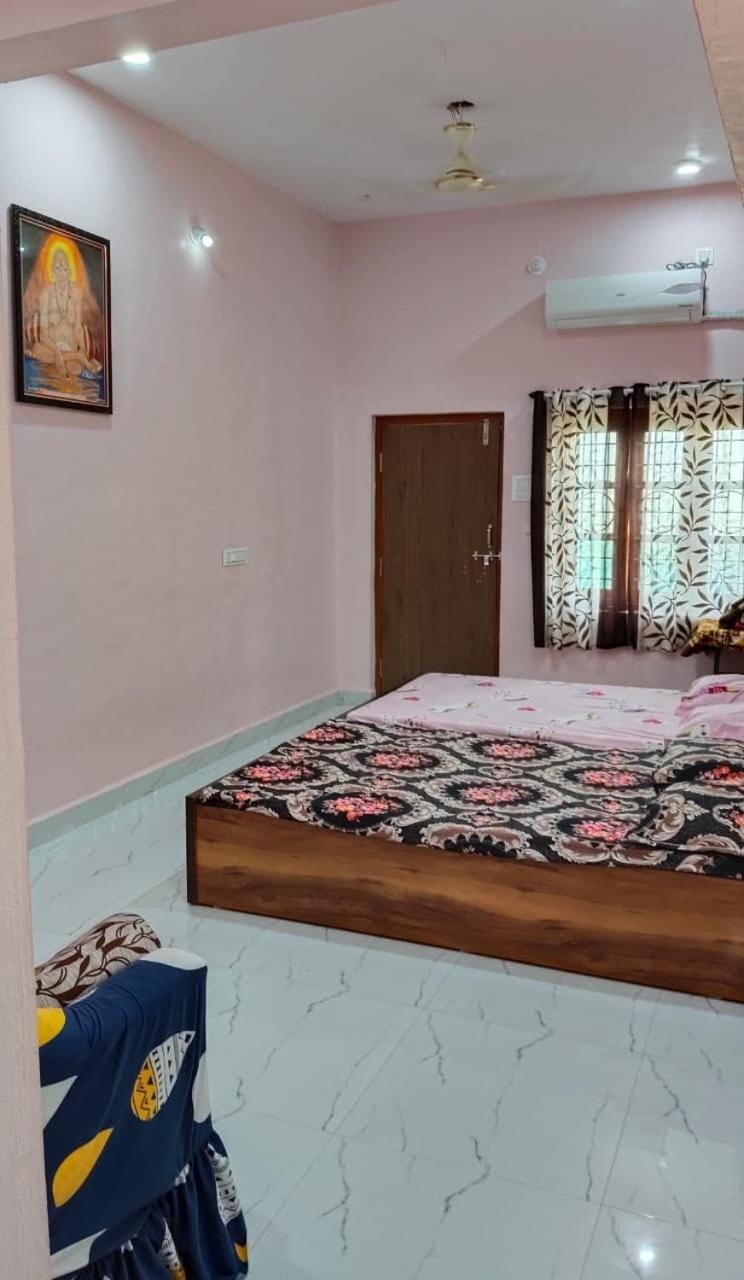Swami's Yatri nivas Bed and Breakfast in Maharashtra