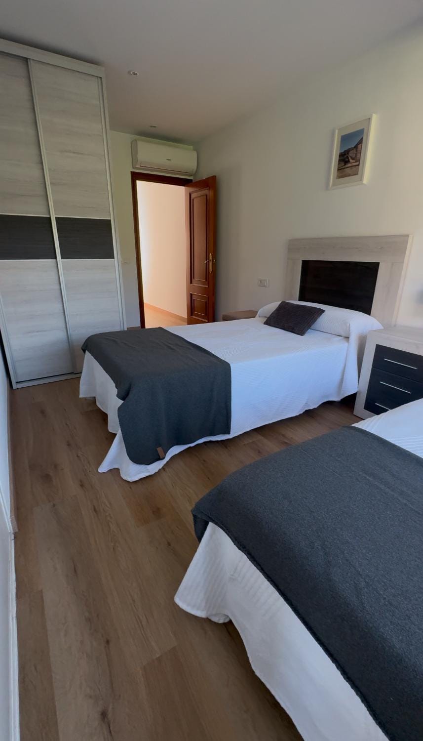 Bed, Photo of the whole room, Bedroom, heating, heating, wardrobe, air conditioner, air conditioner