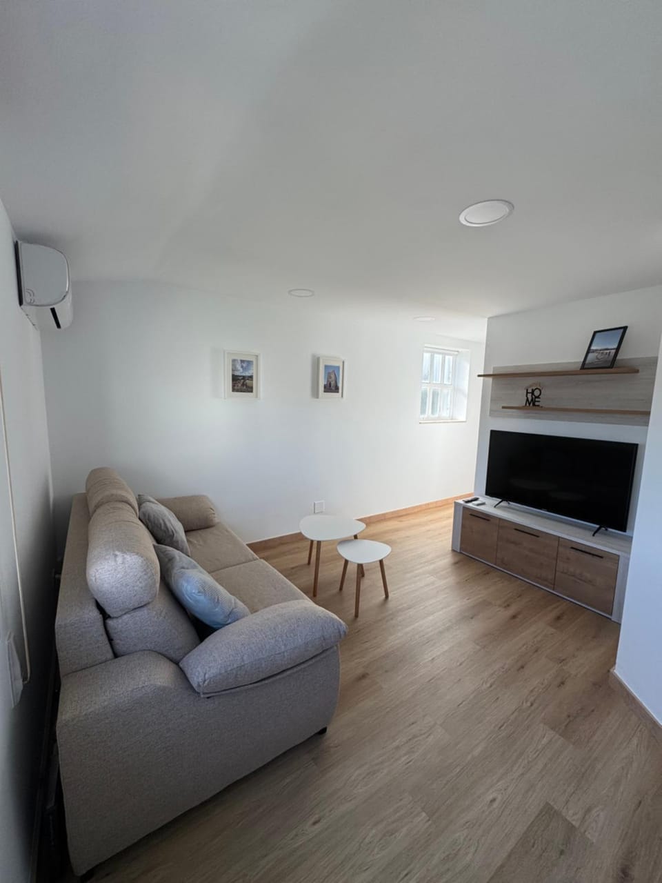 TV and multimedia, City view, Lake view, Mountain view, River view, heating, heating, internet, internet, air conditioner, air conditioner