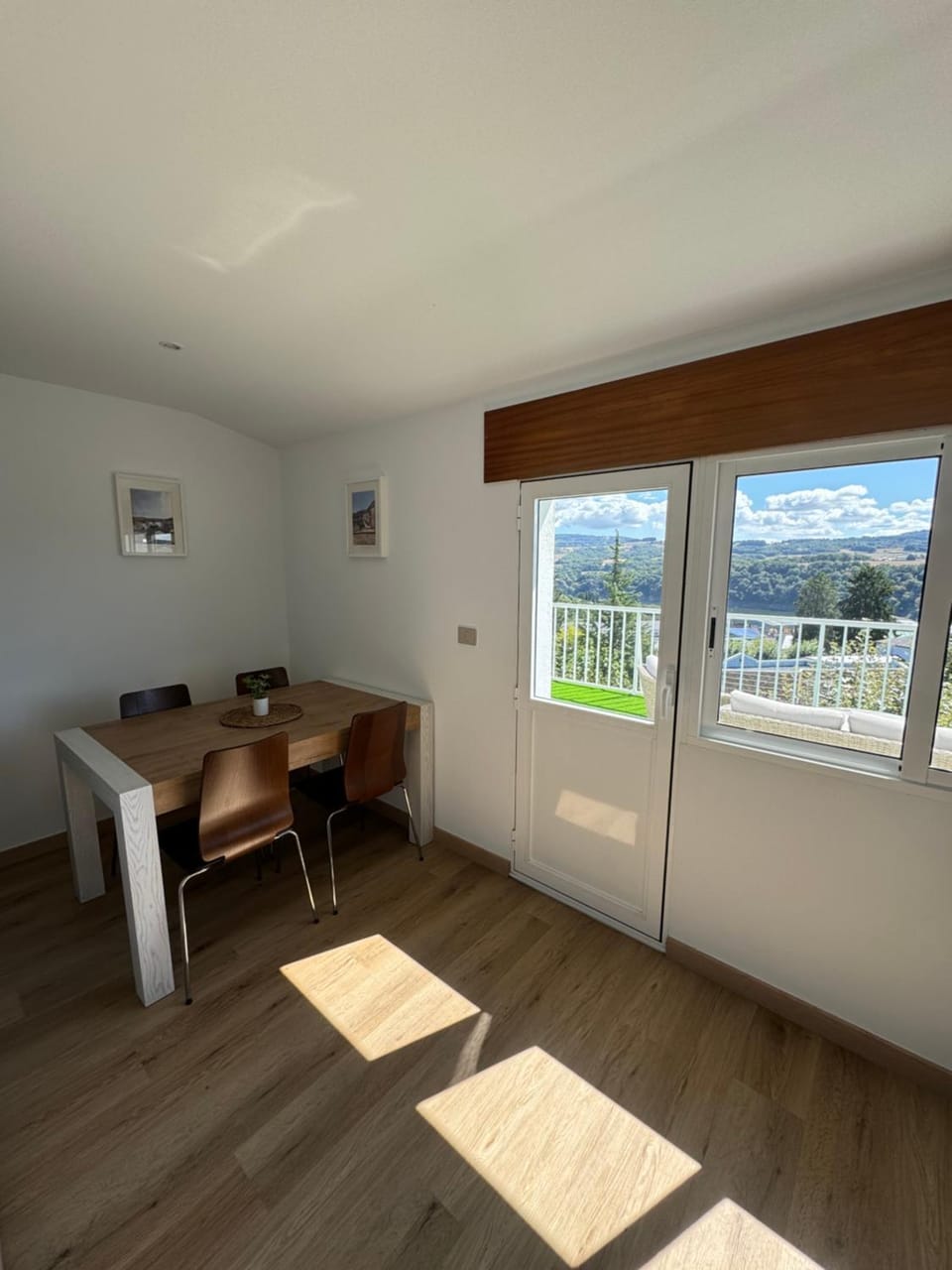 Natural landscape, View (from property/room), Balcony/Terrace, Living room, Seating area, Dining area, Mountain view