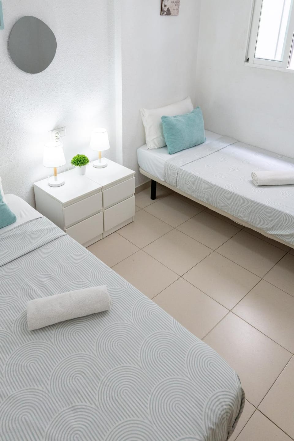 Bed, Photo of the whole room, Bedroom, towels
