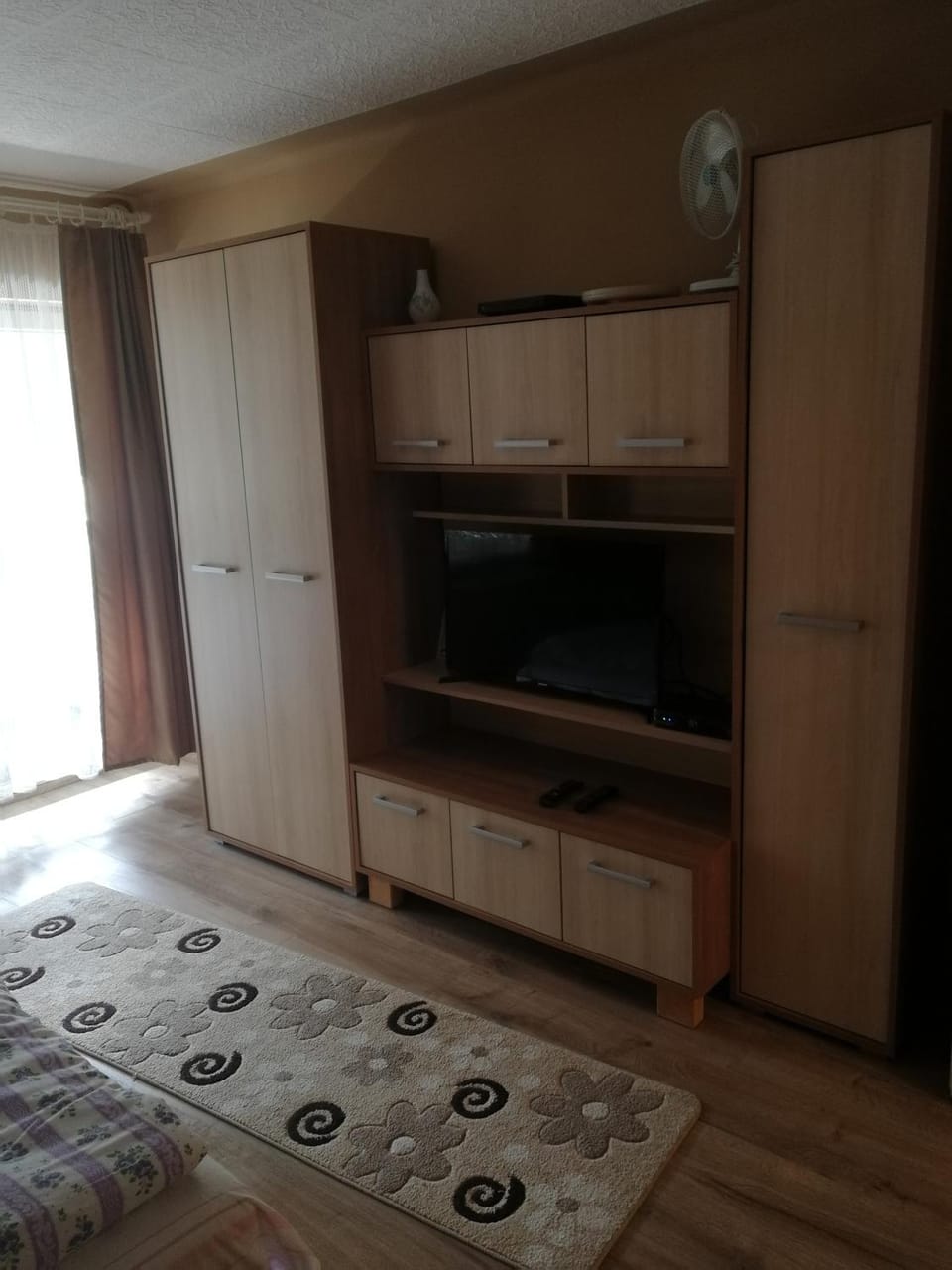 TV and multimedia, Photo of the whole room