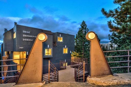 Luxe 4 lake Tahoe Luxury With Hot Tub House in Kingsbury