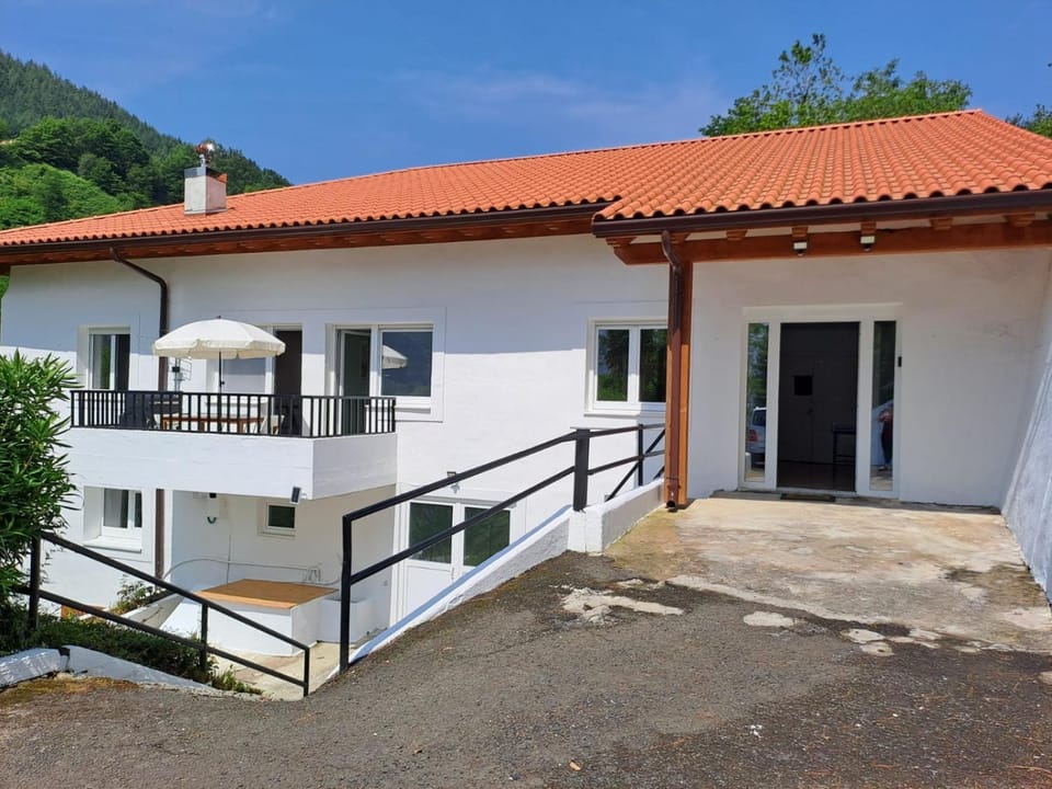 Fantastico retiro rural en el corazon de Euskadi Apartment in Basque Country
