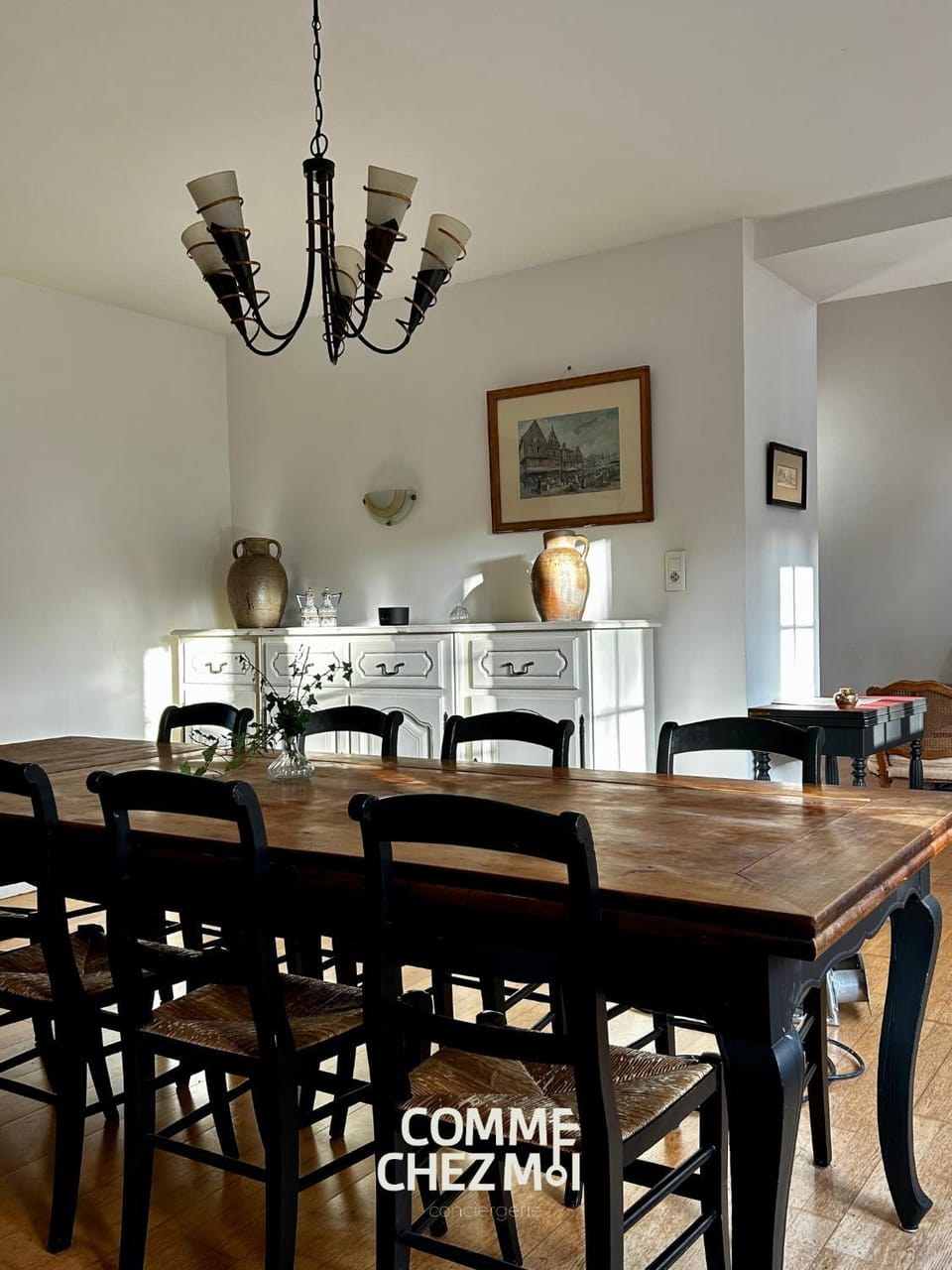 Seating area, Dining area