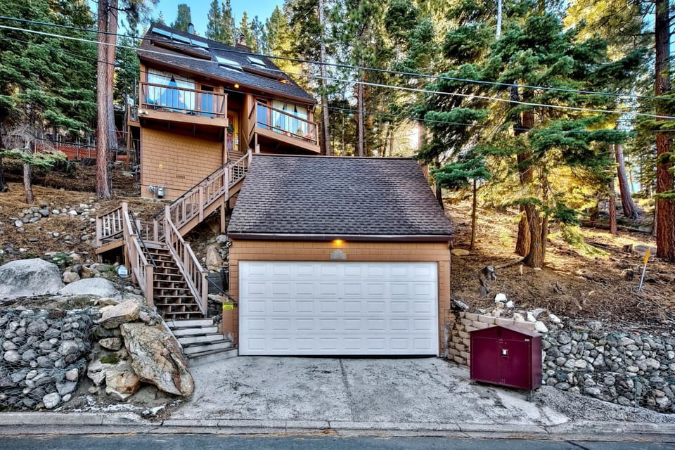 LX07 Skyfall lakeview house with dry sauna close to Edgewood House in Zephyr Cove