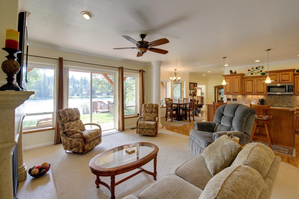 Clark Fork Riverfront Home w/ Dock! House in Idaho