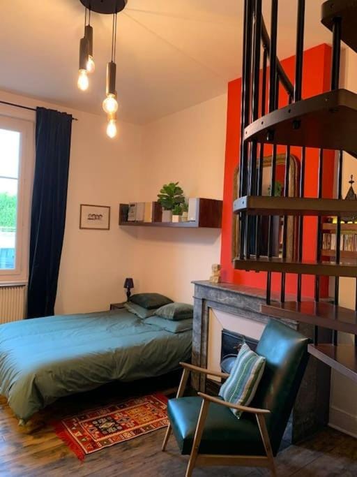 Bed, Photo of the whole room, Bedroom