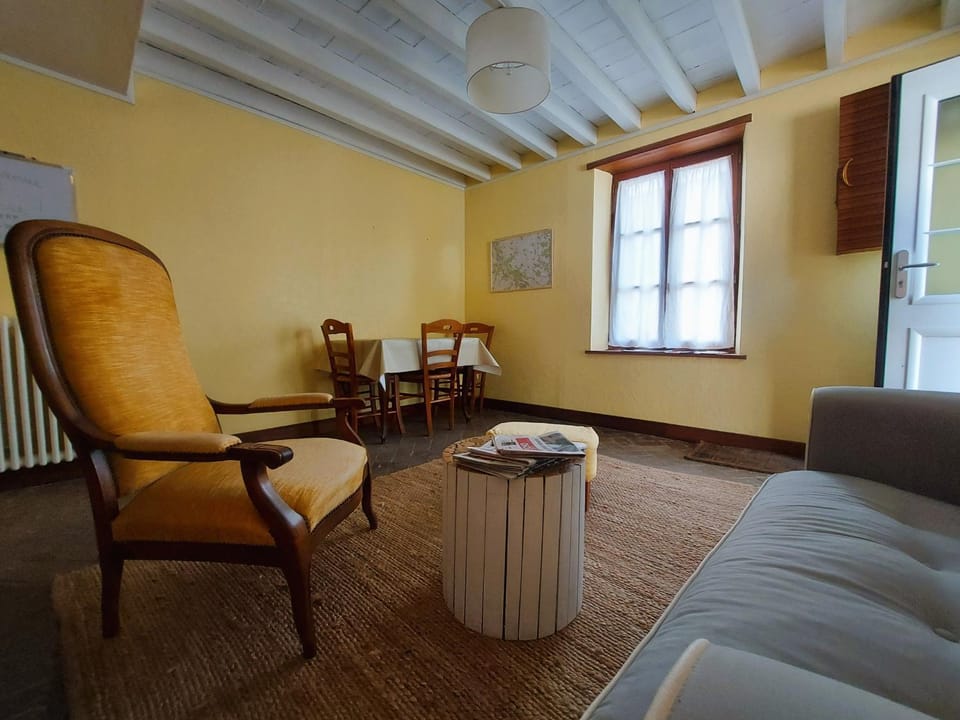 Gîte paisible avec jardin, proche nature et sites historiques, idéale pour détente et activités outdoor. - FR-1-581-138 House in Centre-Val de Loire