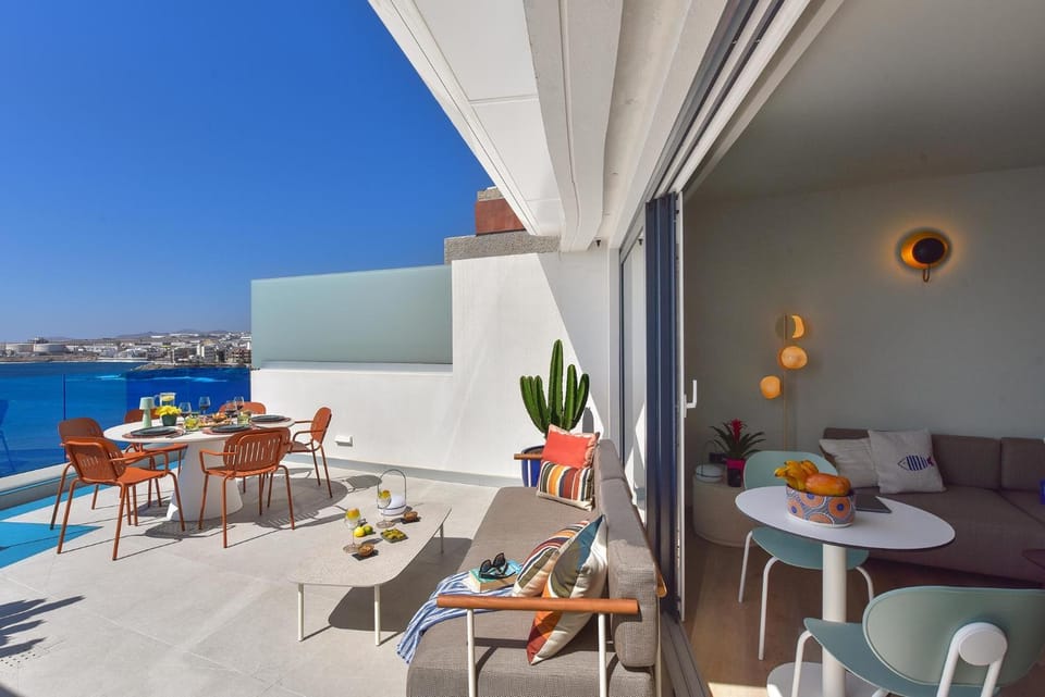 Balcony/Terrace, Living room, Dining area, Sea view