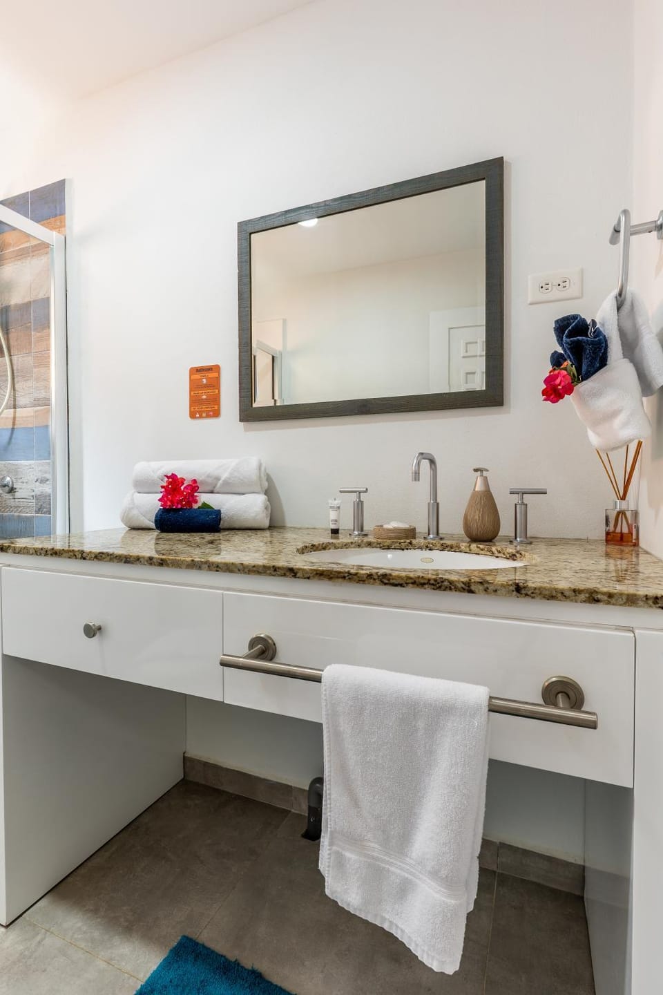 Toilet, Bathroom, towels