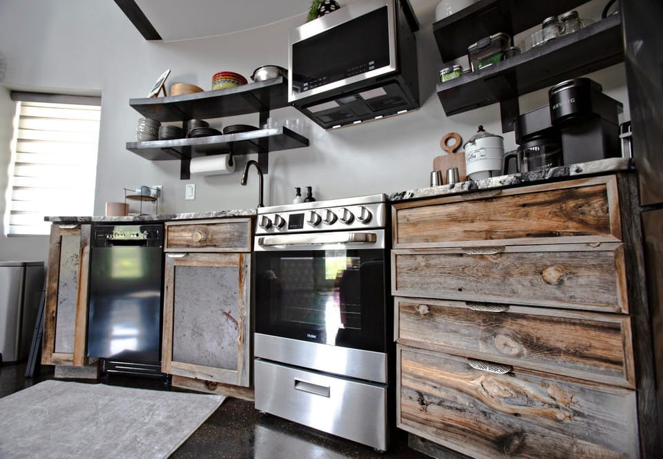 The Barn Silo at Goose Lake Lane Farm Stay in Glendale