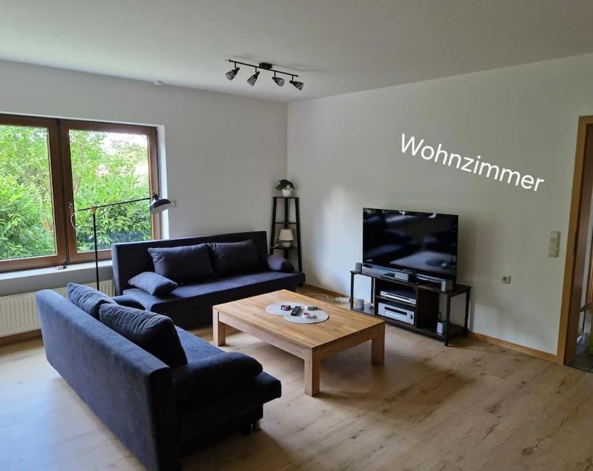 TV and multimedia, Living room, Seating area, Evening entertainment