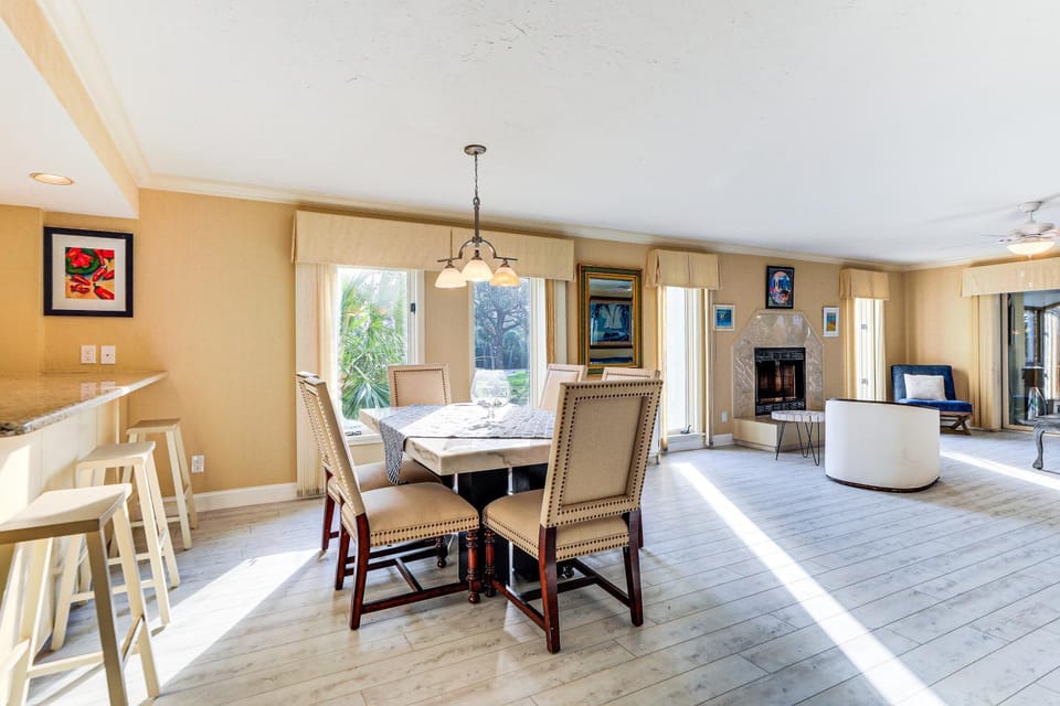 Kayaks, Bikes & Bay Access: Bradenton Escape! House in Longboat Key