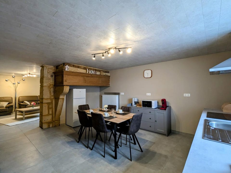 Campagne, confort moderne : Grand appartement rénové pour 8 pers. avec terrasse et jardin spacieux - FR-1-585-135 House in Grand Est
