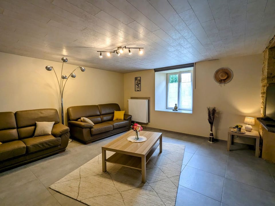 Campagne, confort moderne : Grand appartement rénové pour 8 pers. avec terrasse et jardin spacieux - FR-1-585-135 House in Grand Est