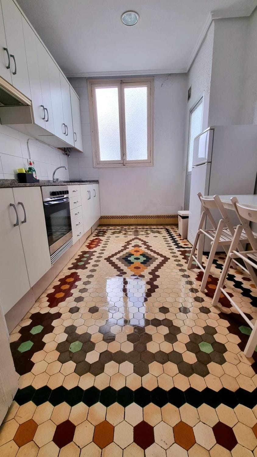 Kitchen or kitchenette, oven, pet friendly, stove