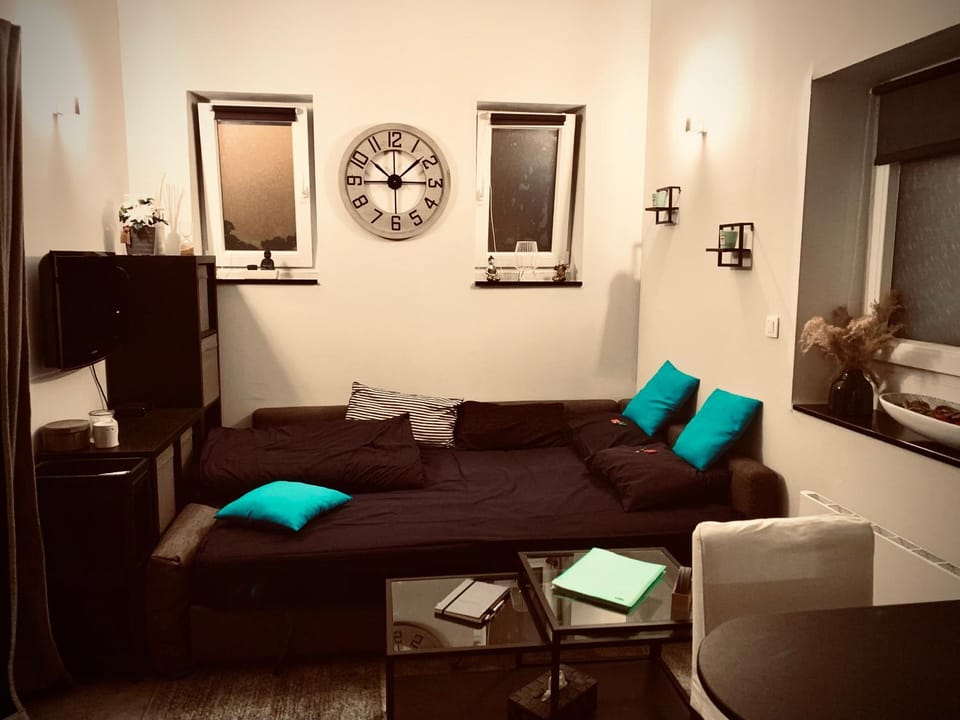 TV and multimedia, Living room, Bedroom
