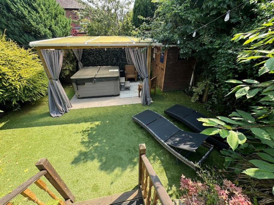 Patio, Spring, Day, Garden, Garden view, sunbed