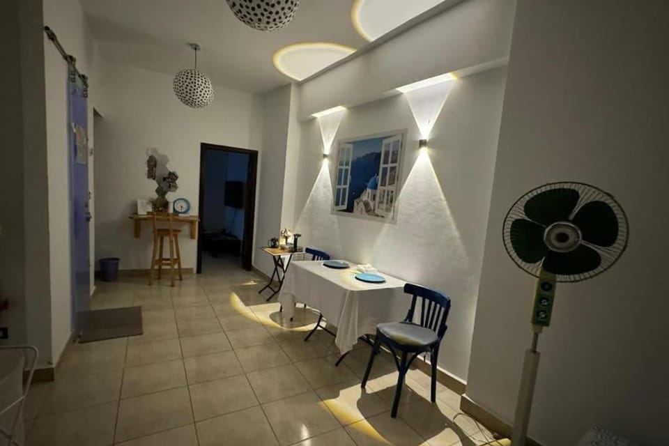 TV and multimedia, Living room, Seating area, Dining area, air conditioner