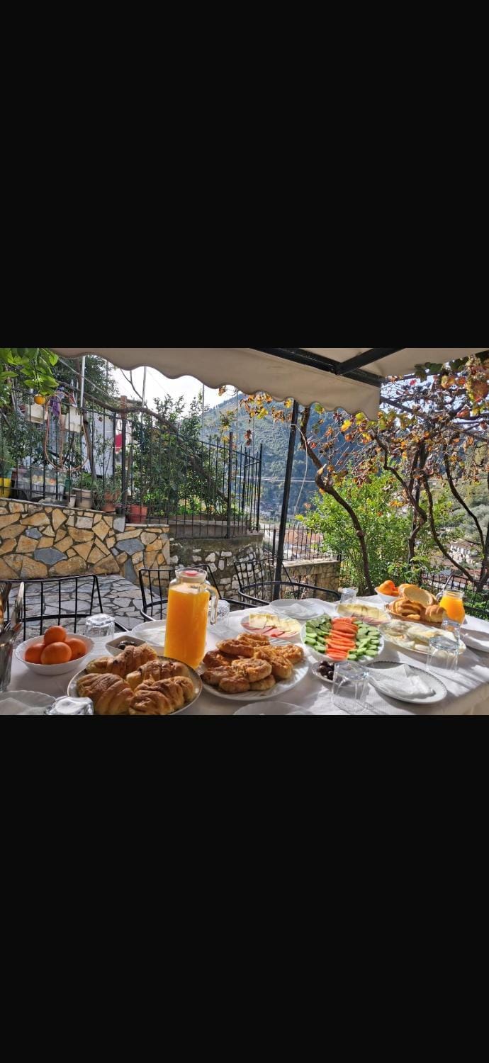 Restaurant/places to eat, Food and drinks, Breakfast, Buffet breakfast