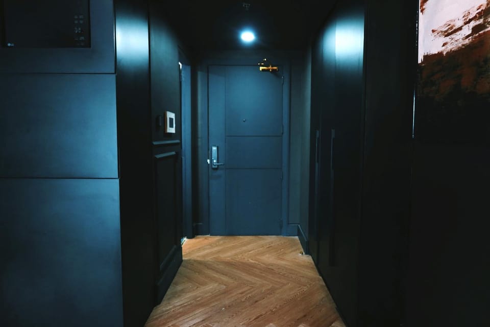 Luxury Apartment with PA, Skyline View & Top Amenities Apartment in Makati