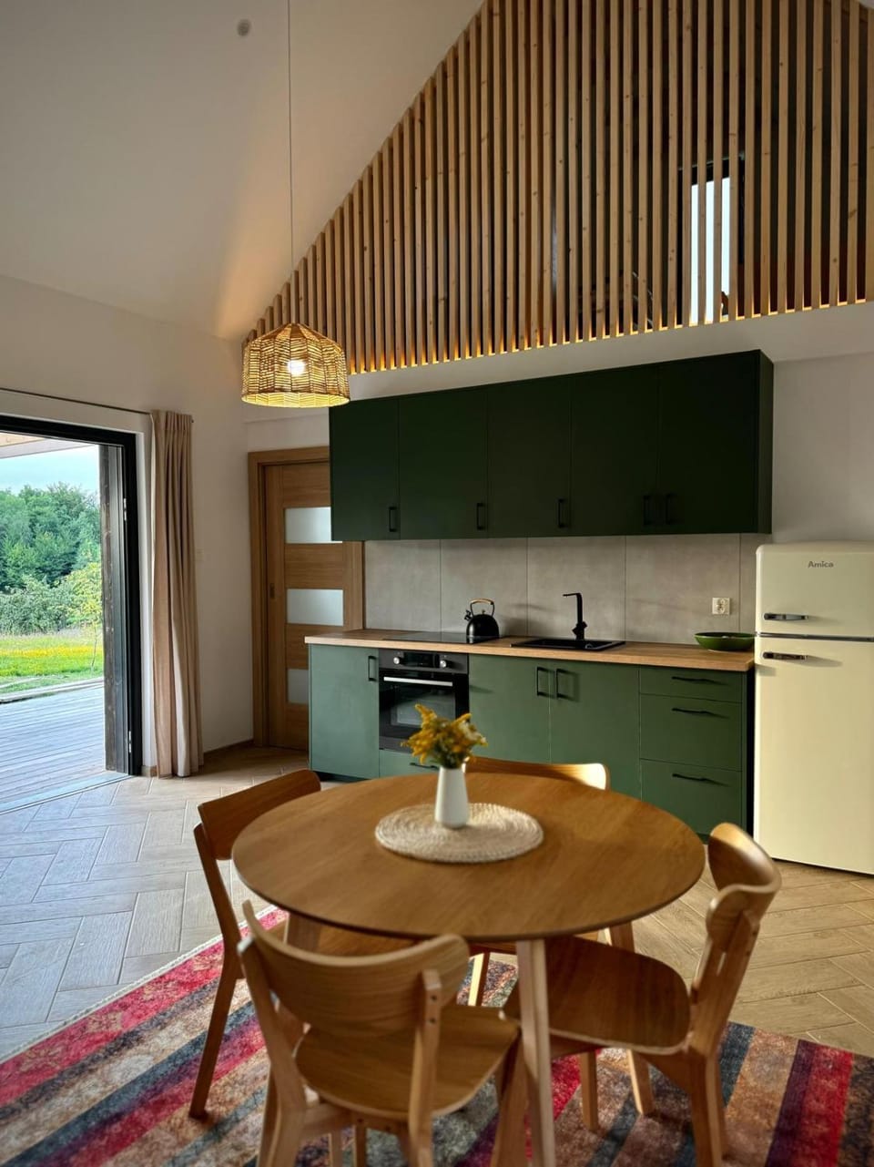 Kitchen or kitchenette, Dining area, pet friendly, stove