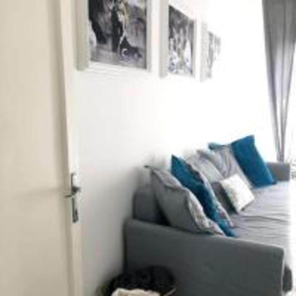 Living room, Decorative detail, Seating area
