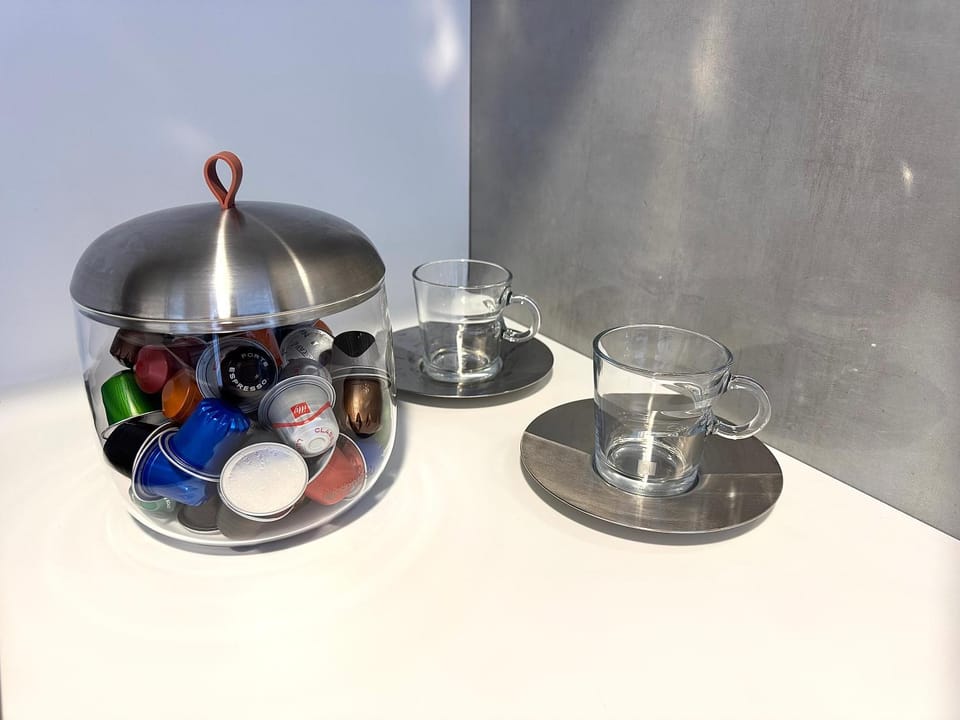 Kitchen or kitchenette, Food and drinks