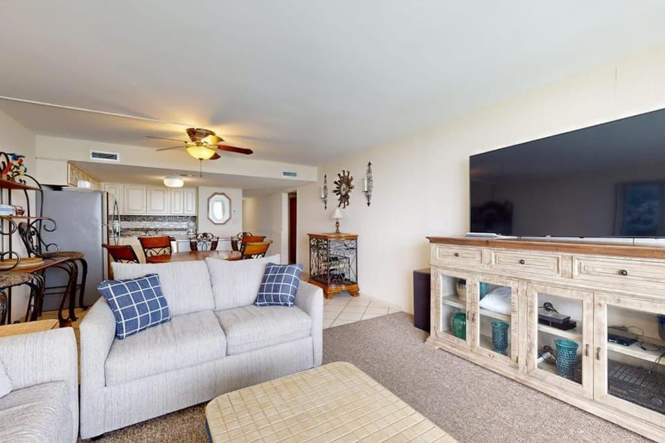 Water's Edge Resort 1501 Apartment in Garden City