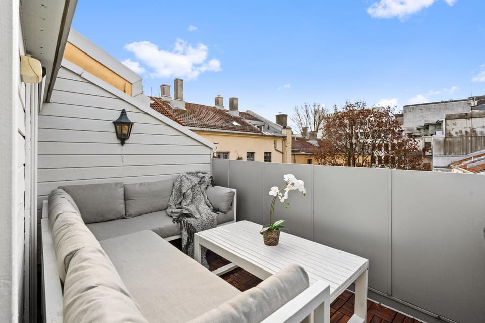 Patio, BBQ facilities, View (from property/room), Balcony/Terrace, Seating area, Dining area