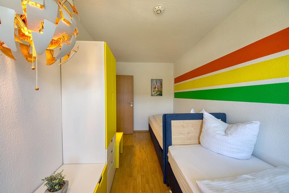 Bed, Living room, Photo of the whole room, Seating area, Bedroom, wardrobe