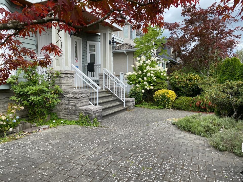 7 Bedrooms in the Heart of Vancouver Hotel in Vancouver