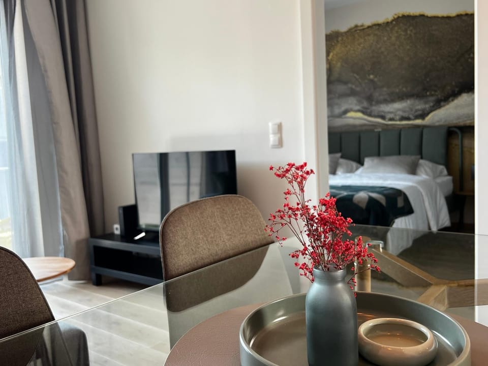 TV and multimedia, Living room, Dining area, Bedroom