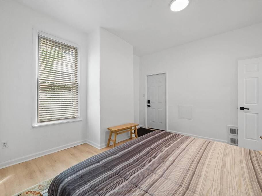 Shadyside, Central !1 Spacious & Modern 1 Bedroom with Parking Apartment in East Liberty