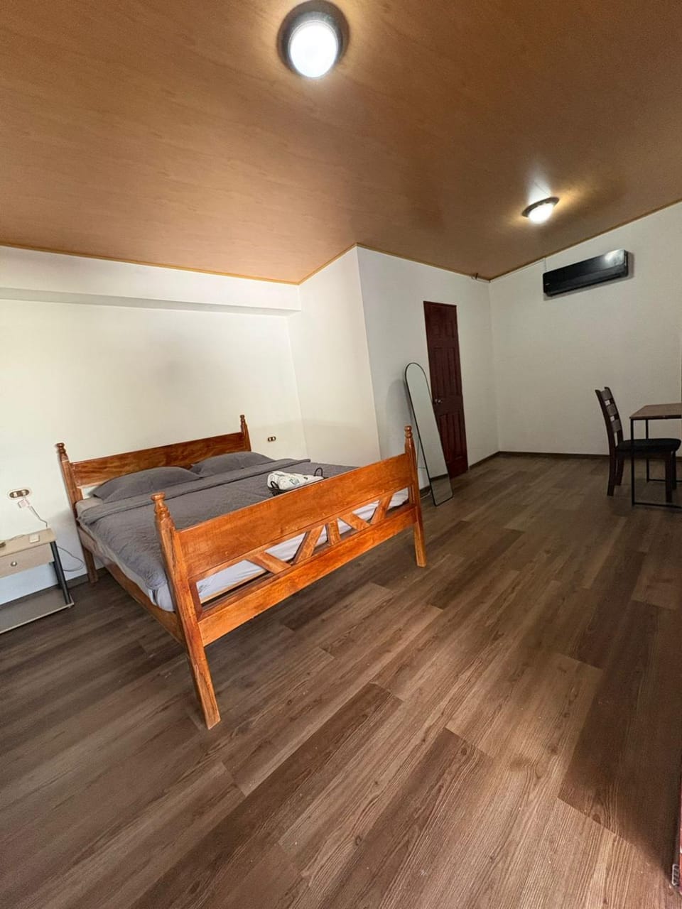 Bed, Photo of the whole room, Bedroom, air conditioner