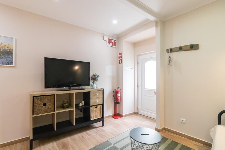 Communal lounge/ TV room, Bed, TV and multimedia, Evening entertainment