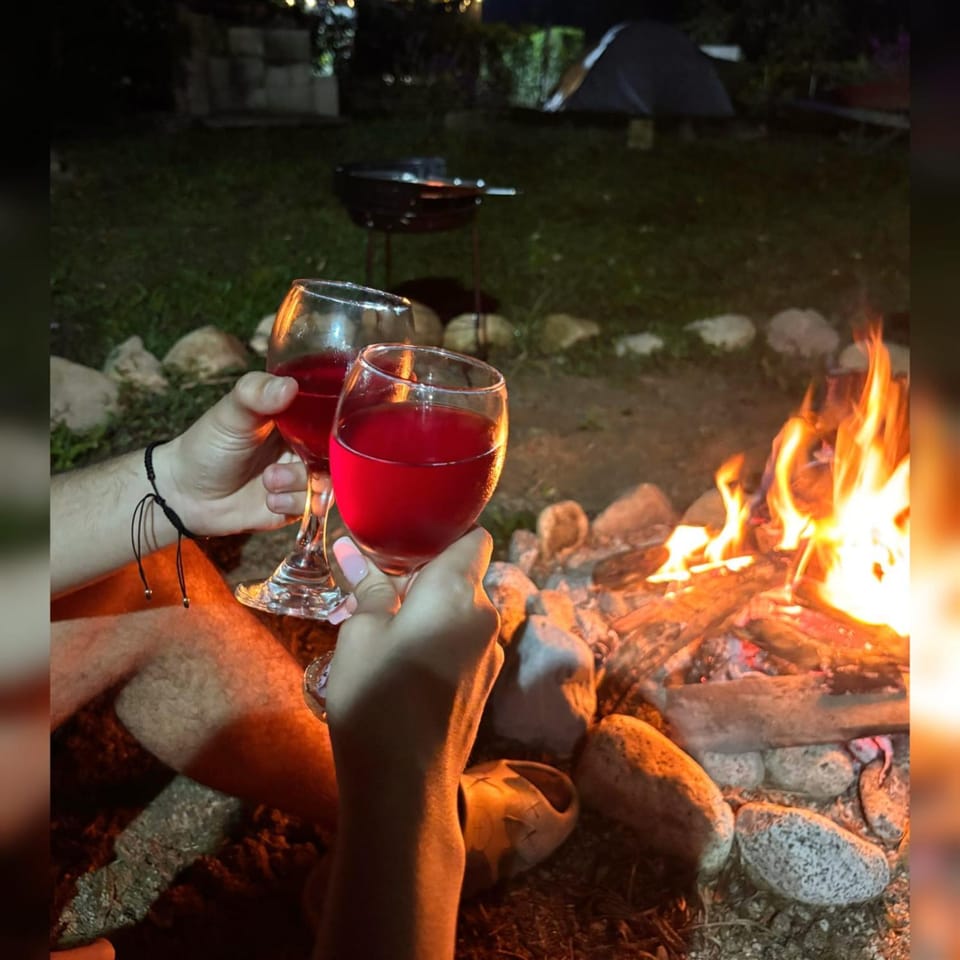 Night, BBQ facilities, Food and drinks, Drinks