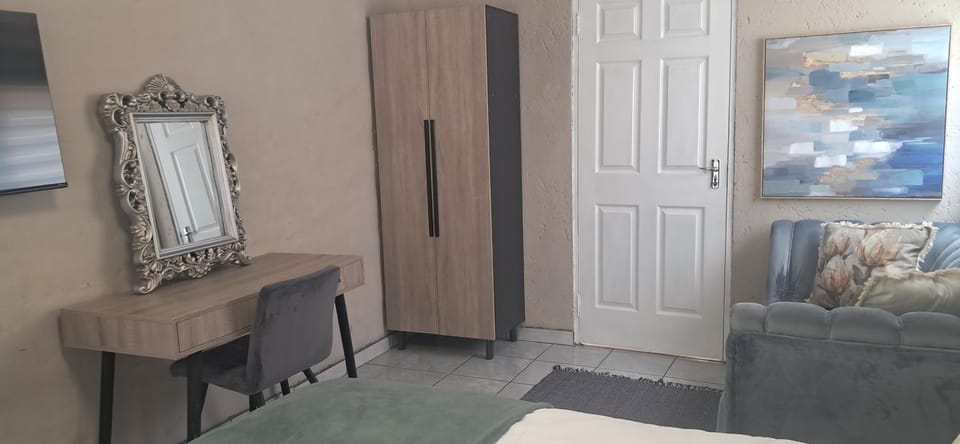 Achimer at 44 Bed and Breakfast in North West, South Africa