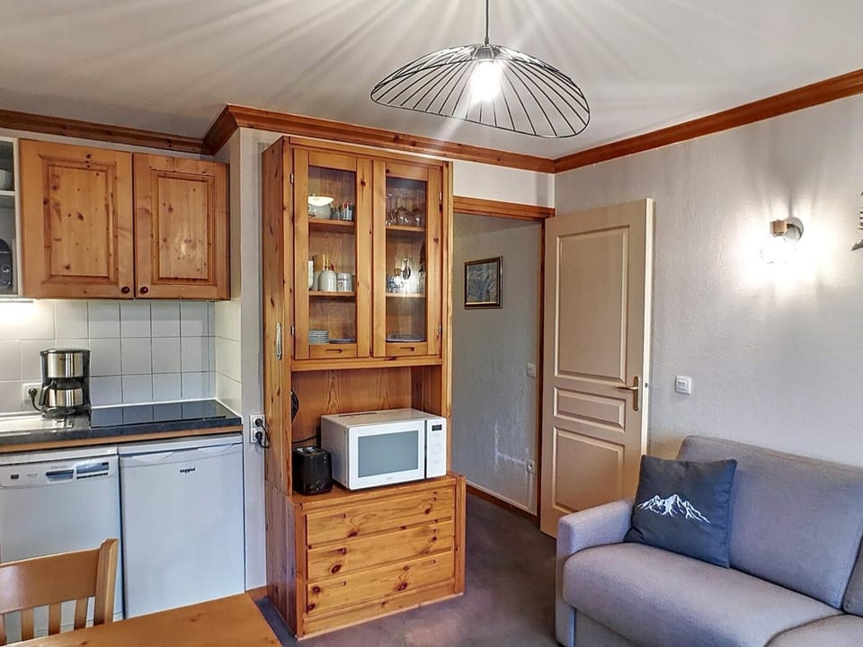 Les Menuires : Appart 2P, 5 pers, skis aux pieds - FR-1-178-384 Apartment in Les Allues