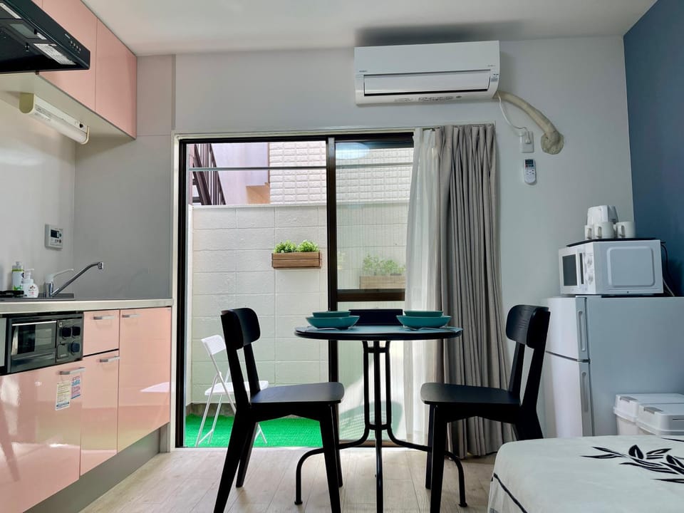 新宿一站5分钟-102-餐馆购物街-安静品质公寓-直达皇居秋叶原 Apartment in Japan
