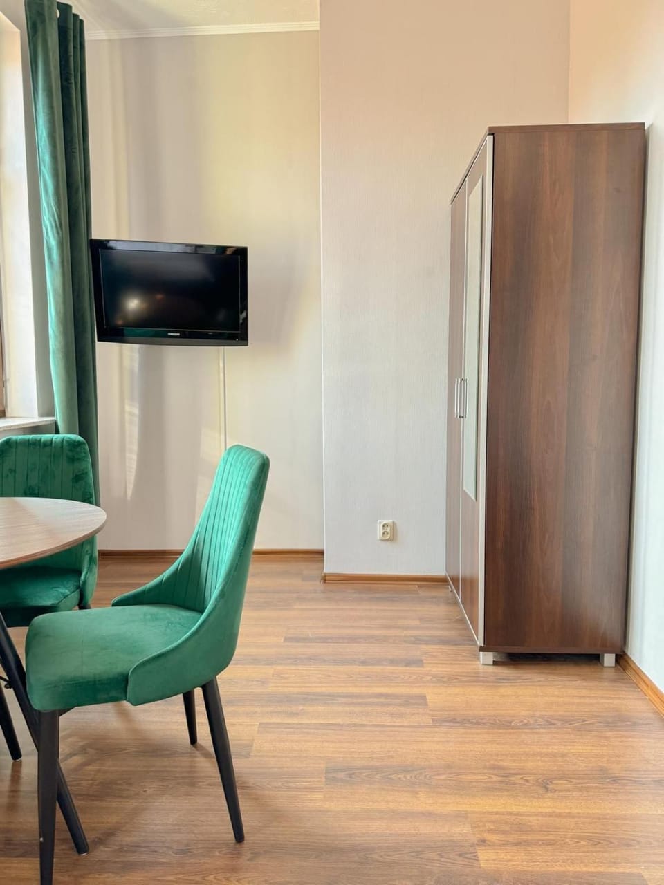 TV and multimedia, Seating area, Evening entertainment, wardrobe