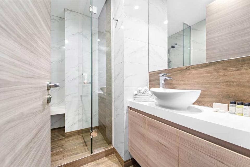 Chic Studio Near Burj Khalifa, Dubai Opera & Dubai Mall with City Skyline Views Apartment in Dubai