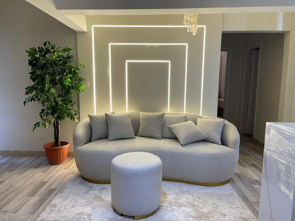 Urban Stay Luxury 2Br Apartment near Zamalek Cairo شقه جديده مفروشه في المهندسين Apartment in Egypt