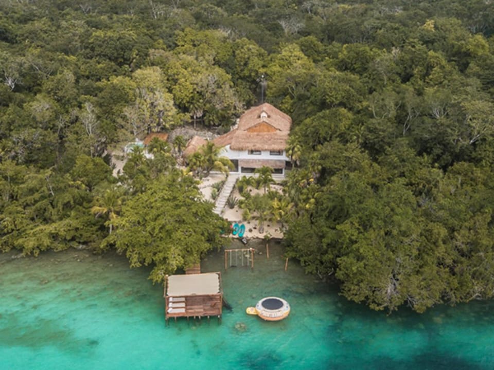 Property building, Day, Natural landscape, Bird's eye view, Lake view